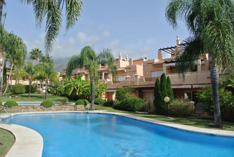 Foto a2eb57bd-1da8-4ba9-8453-e2d63bd01a5c. Casa adosada vive el sueño mediterráneo en nagüeles: amplia casa adosada con piscina y vistas en Marbella