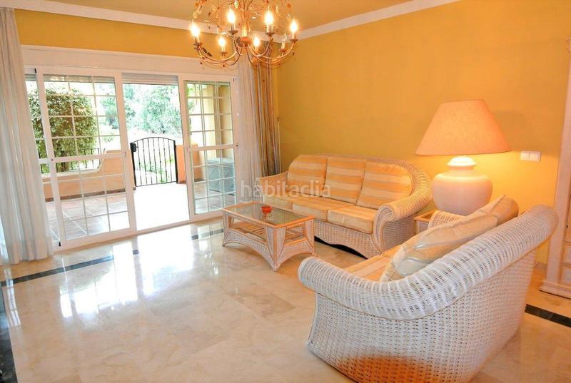 Foto bd67b557-cc87-483f-9186-a6d890bac35c. Casa adosada vive el sueño mediterráneo en nagüeles: amplia casa adosada con piscina y vistas en Marbella