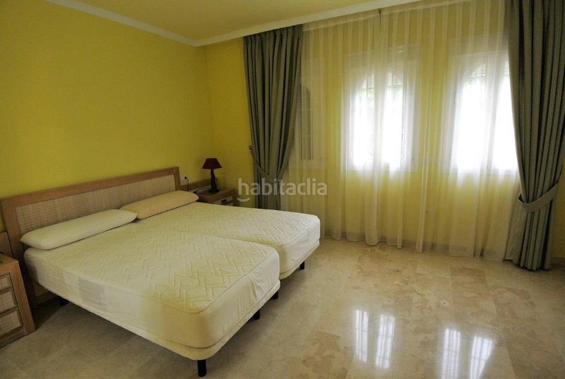 Foto d6f47199-a14e-4f1d-ae26-286070aa9271. Casa adosada vive el sueño mediterráneo en nagüeles: amplia casa adosada con piscina y vistas en Marbella