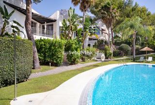Casa adossada  Calle verdi. Casa adosada un oasis de lujo en el corazón de marbella