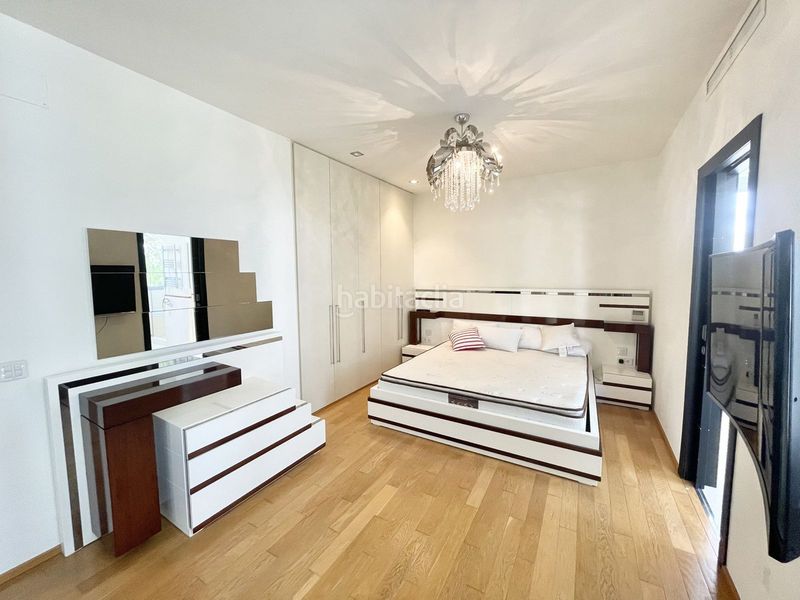 Foto dffc60a6-f290-456e-b6e7-5ac0153e1337. Casa adossada amb piscina a Sierra Blanca Marbella
