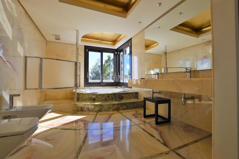 Foto 666089cc-e15d-4e1f-84a9-39616a61bb01. Xalet amb piscina a Sierra Blanca Marbella