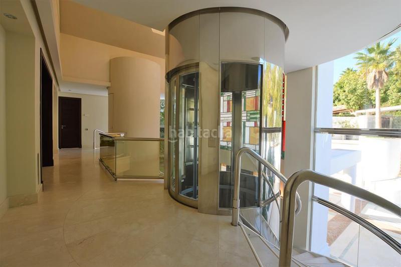 Foto 70774d8e-a1cf-4654-90ef-4bff4720b423. Xalet amb piscina a Sierra Blanca Marbella