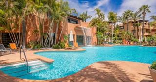 Apartament  Avenida buchinger. Un oasis de lujo y exclusividad en mansion club: apartamento en