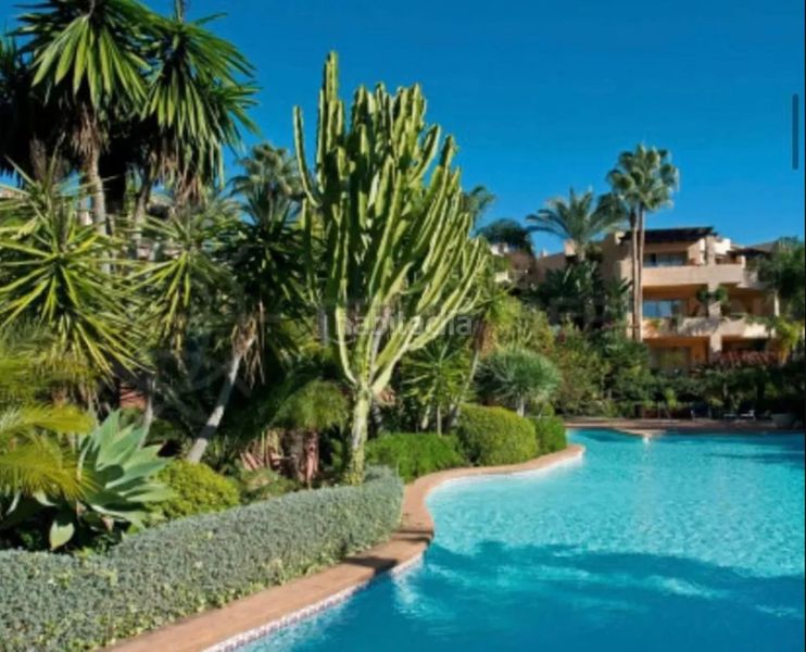 Foto 4feee002-a8d2-459b-9b25-bc53fbf1e82f. Apartament amb piscina a Sierra Blanca Marbella