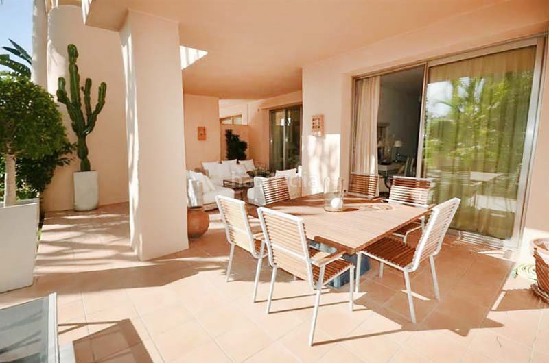 Foto 9e4b63c1-7666-4eec-901f-1ab7a402f1e3. Apartament amb piscina a Sierra Blanca Marbella