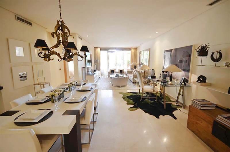 Foto b18ff80b-8d3c-4648-9674-6e229c07772f. Apartament amb piscina a Sierra Blanca Marbella