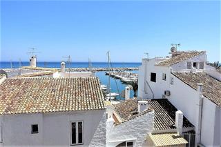 Apartament  Avenida de julio iglesias. Vive el sueño mediterráneo en puerto banús: apartamento totalmen