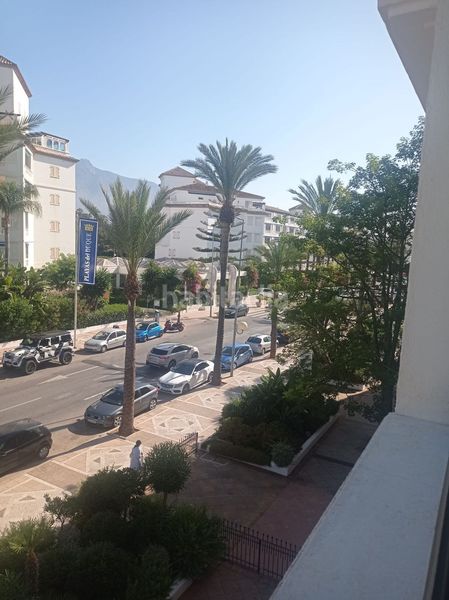 Foto b3051bbd-b31a-49f2-9e95-934b7a5feedc. Apartament amb piscina a Puerto Banús Marbella