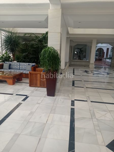 Foto be2fe4cc-40e9-4863-b402-127874fac52d. Apartament amb piscina a Puerto Banús Marbella