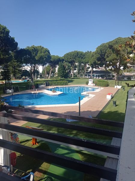 Foto e64ae7ea-5642-4f0b-99a1-c97977dc2b82. Apartament amb piscina a Puerto Banús Marbella