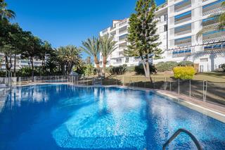 Àtic  Avenida playas del duque. Ático de ensueño en playas del duque: oasis de lujo frente al ma