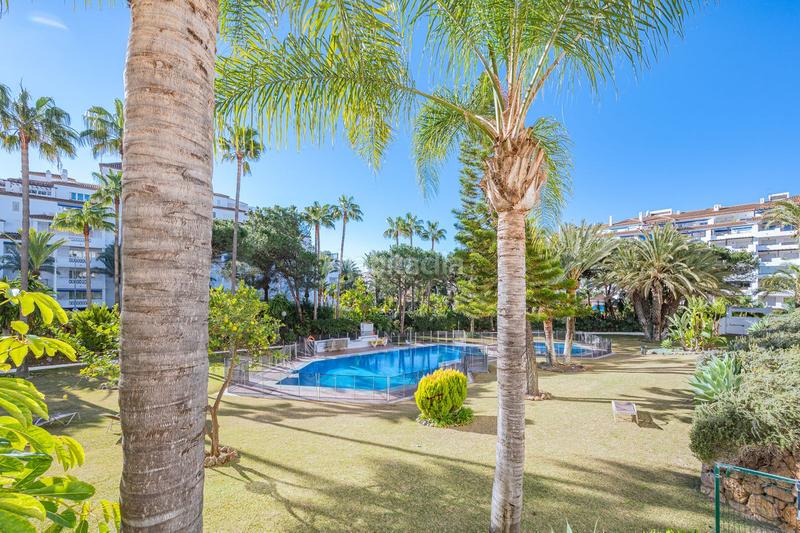 Foto 0b76b6d3-f0d6-40d3-b119-4116e51d09ac. Attique avec piscine dans Puerto Banús Marbella