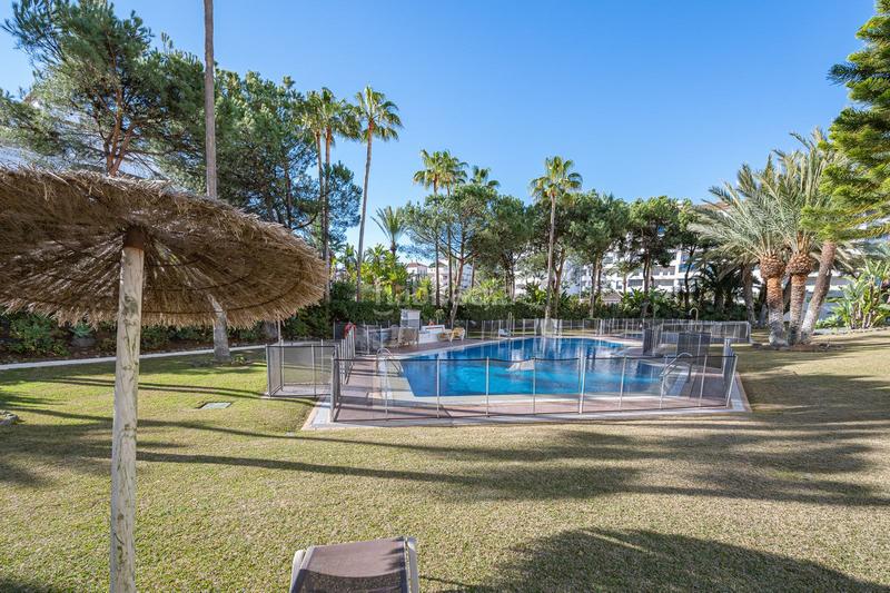 Foto 10223b8a-ff55-4597-9ee1-65a9f87784e1. Attique avec piscine dans Puerto Banús Marbella