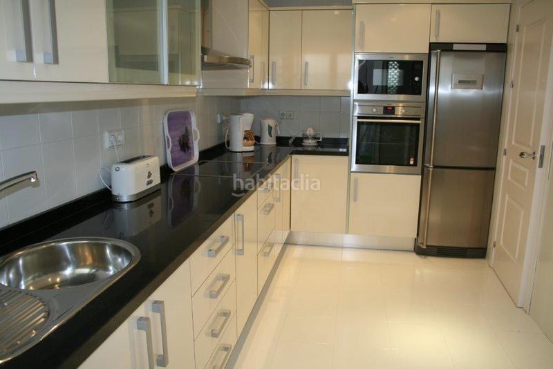 Foto b19ce766-11ef-473b-aa92-853552a0b8d2. Dachwohnung mit pool in Puerto Banús Marbella