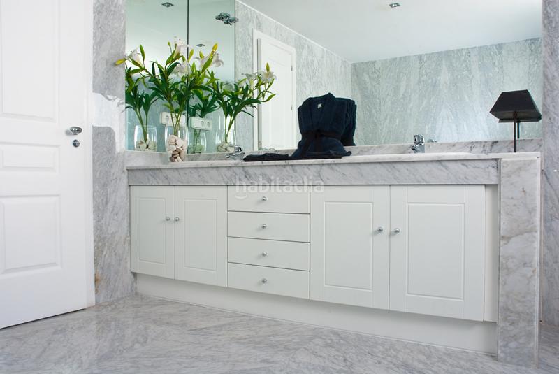 Foto ee6f282a-f710-42b5-bbb7-c032e4483486. Dachwohnung mit pool in Puerto Banús Marbella