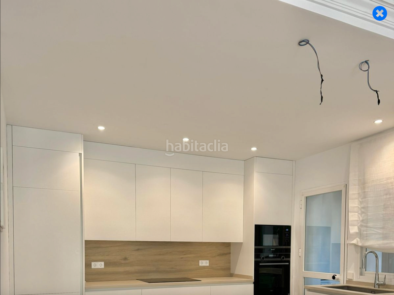 Foto 7de5c45e-dc2a-4430-b069-cf074327345f. Apartamento moderno apartamento a pie de la playa en elviria en Marbella