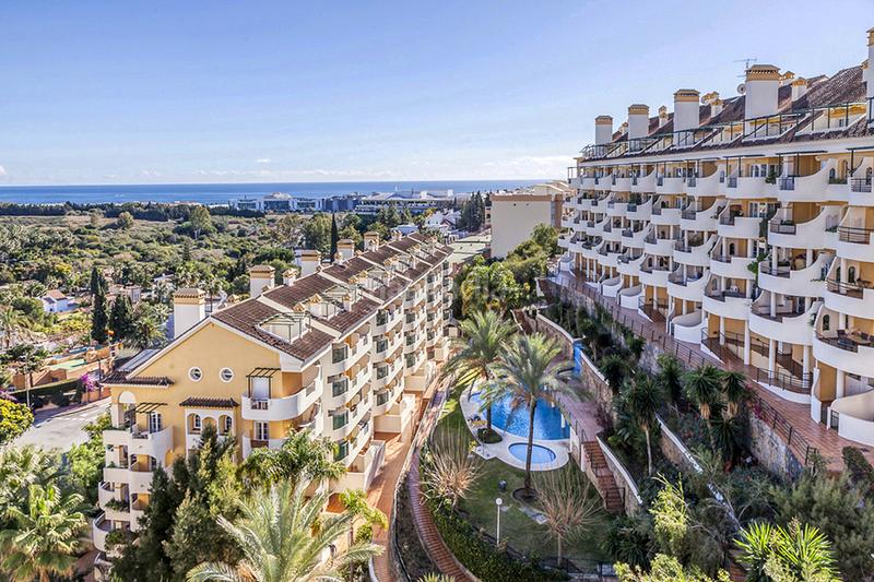 Foto 1d70288a-91c2-4886-8702-9e6d48a65f69. Büro in Nueva Andalucía centro Marbella