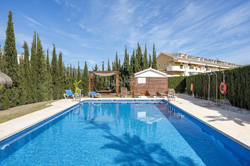 Foto 3a52e158-fa24-4b4d-8446-56a4f2c17c53. Apartament amb piscina a Nueva Andalucía centro Marbella