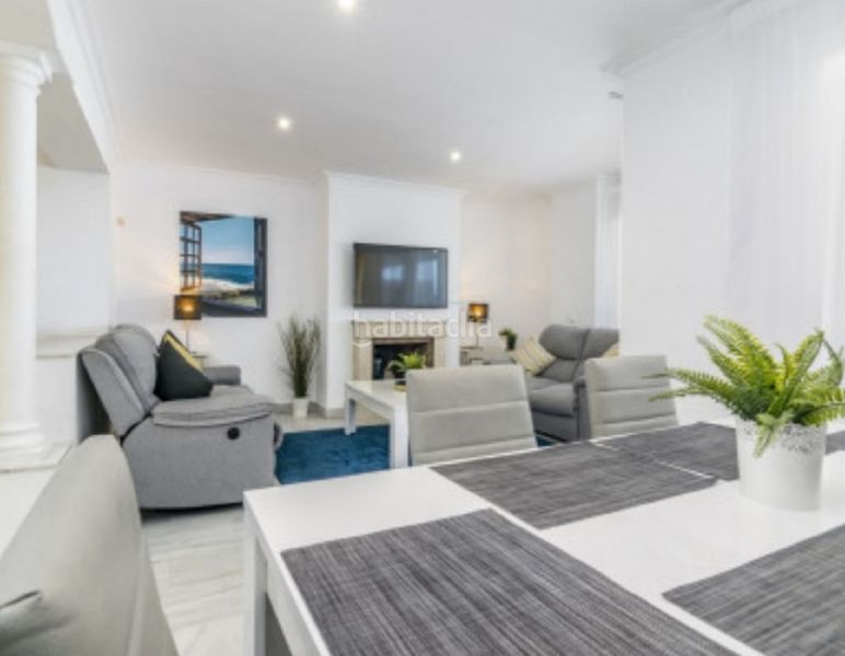 Foto c1c0f4fa-5fac-4966-aa51-6be1e3fe3692. Apartament amb piscina a Nueva Andalucía centro Marbella