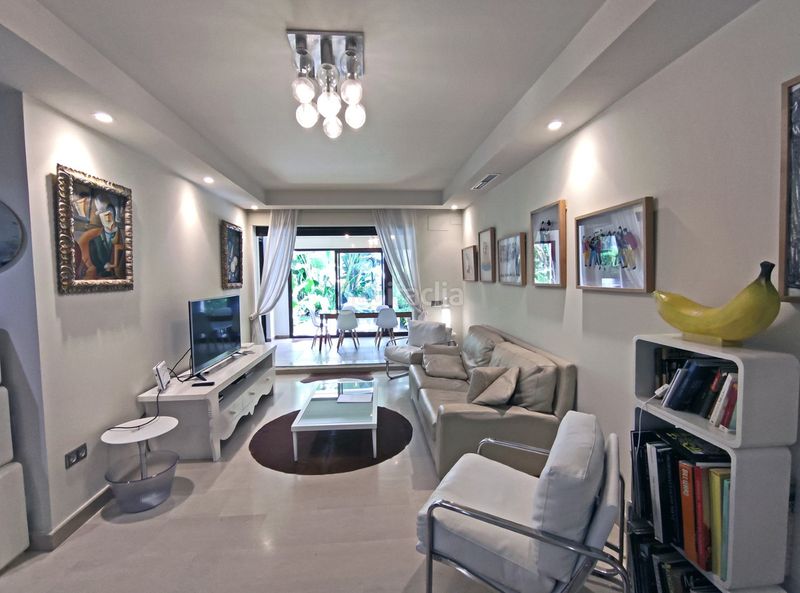 Foto 399edb84-c61e-422d-80c2-0bfd7459a289. Apartament amb piscina a Nueva Andalucía centro Marbella