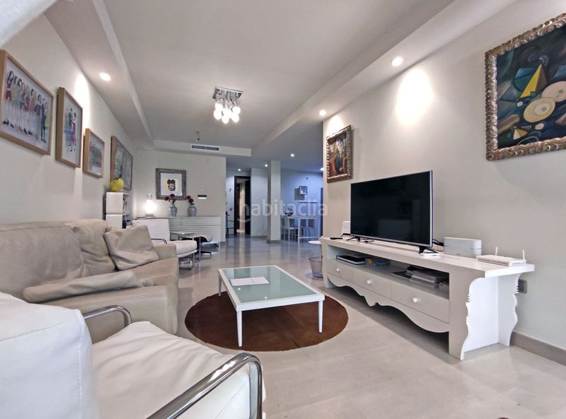 Foto bed64a15-1c55-4b78-9555-f17c17f6ee24. Apartament amb piscina a Nueva Andalucía centro Marbella