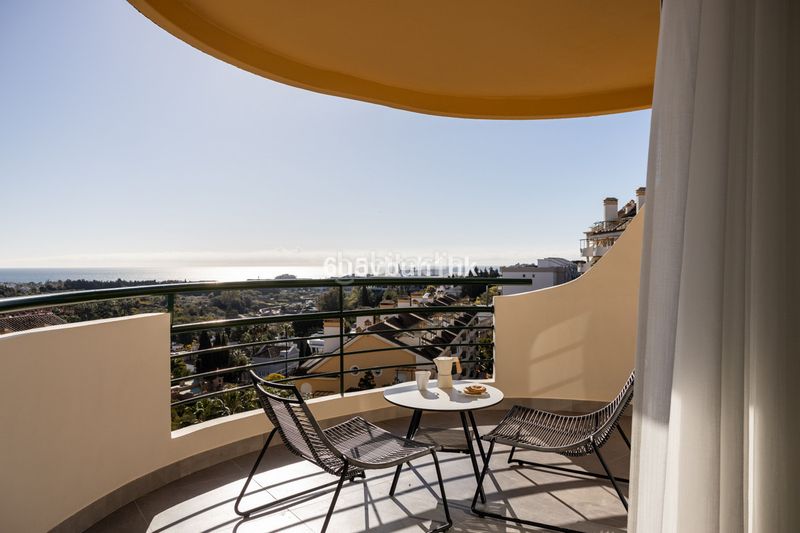 Foto 2445af7d-b2f7-4608-b417-10d98efec3de. Apartament amb piscina a Nueva Andalucía centro Marbella