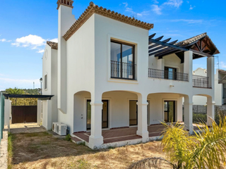 Casa a La Concha - Resina Golf. Casa moderna en selwo, estepona