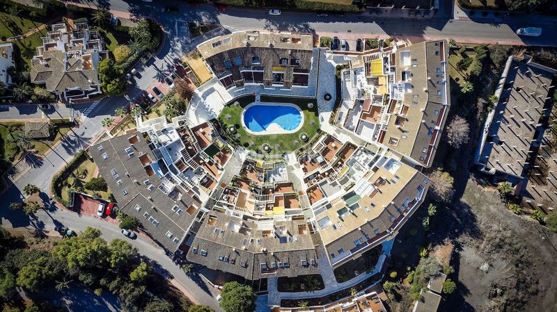 Foto c4cf0ba5-02f9-4b86-833d-c123be19a593. Apartament amb piscina a Nueva Andalucía centro Marbella