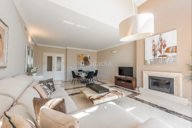 Foto 0d0b49b9-2c65-47b6-b74c-b075ec15f30b. Zweistöckige wohnung mit parking pool in Nueva Alcántara Marbella