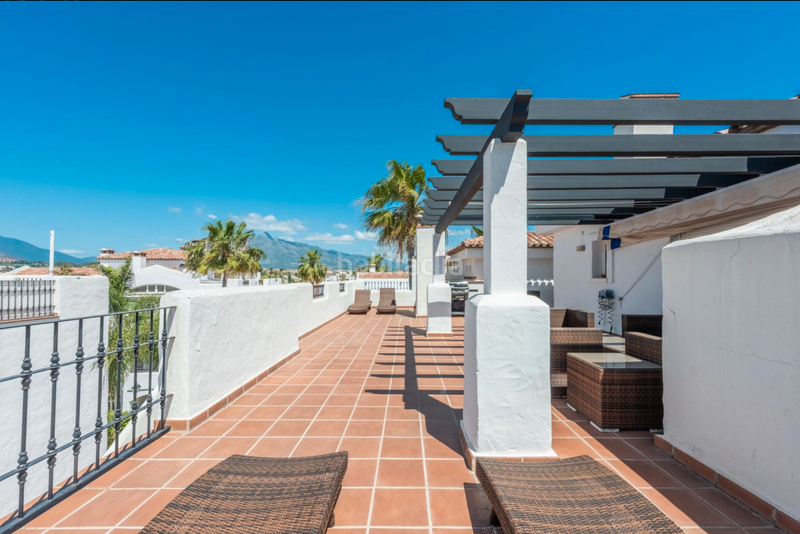 Foto 16583187-73a2-4455-ad0e-5b5998628bae. Zweistöckige wohnung mit parking pool in Nueva Alcántara Marbella