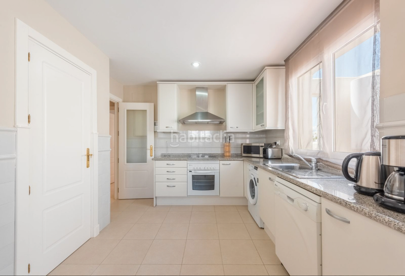 Foto 1f1e9c2f-699a-487d-88f9-660fb1eb379b. Zweistöckige wohnung mit parking pool in Nueva Alcántara Marbella