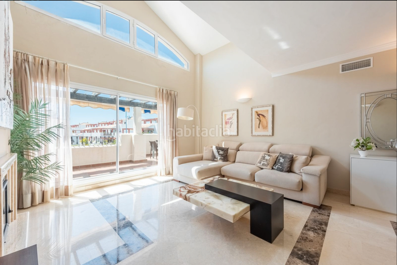 Foto 33ed1100-3d23-493d-9363-e8dd80bae84b. Zweistöckige wohnung mit parking pool in Nueva Alcántara Marbella