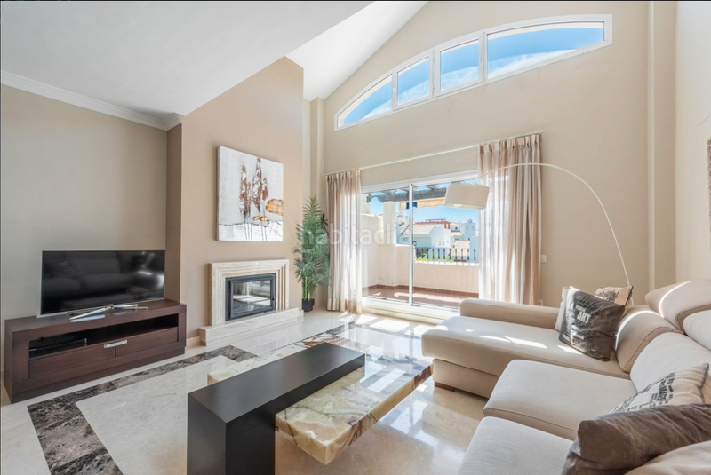 Foto 962c220e-f319-4741-8a82-12039823bacc. Zweistöckige wohnung mit parking pool in Nueva Alcántara Marbella