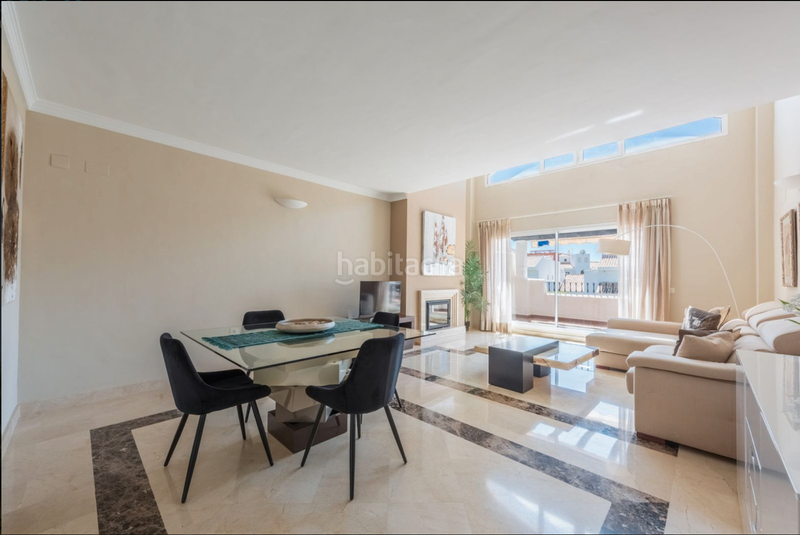 Foto f8bb3fc7-adcf-49b3-8559-0745ef403211. Zweistöckige wohnung mit parking pool in Nueva Alcántara Marbella