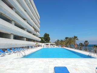 Apartament  Calle pepe carleton. Viva el sueño mediterráneo en primera línea de playa: apartament