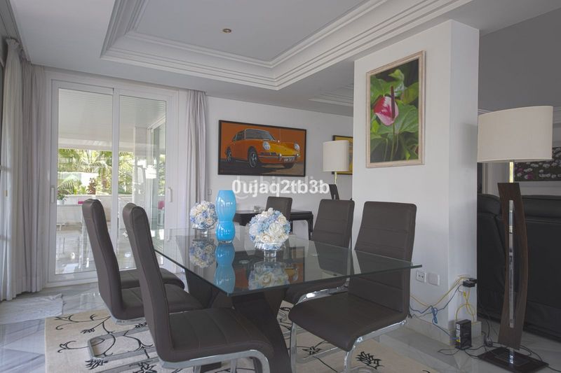 Foto 0cb7a7cc-d9f6-40d3-b82f-7403f09a842c. Apartament amb piscina a La Carolina - Guadalpín Marbella