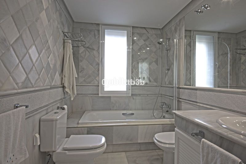 Foto 1fe483ae-3871-4bd9-9ae4-a82acaeee07a. Apartament amb piscina a La Carolina - Guadalpín Marbella