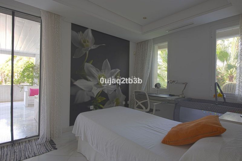 Foto 4384bf5f-2935-4e1e-ae07-ebabe2c7ef20. Apartament amb piscina a La Carolina - Guadalpín Marbella
