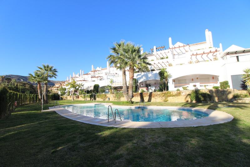 Foto f6fcd157-317e-43f4-9387-c08af02dd7e4. Piccolo appartamento con piscina in Los Naranjos Marbella