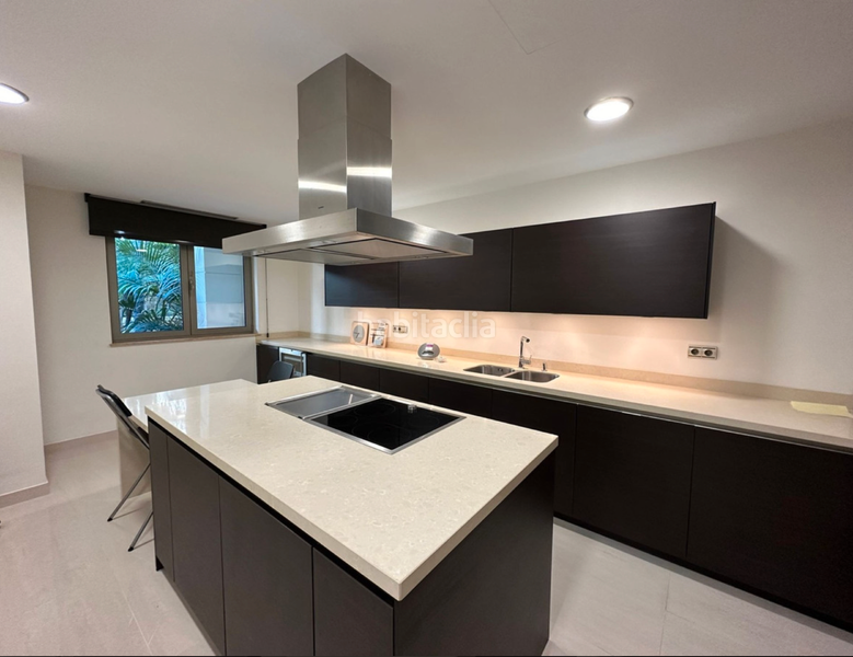 Foto 0fdd2d74-85a4-4d8b-8363-3187f6ab2f77. Alquiler casa pareada casa moderna en la zona prestigiosa de Sierra Blanca en Marbella