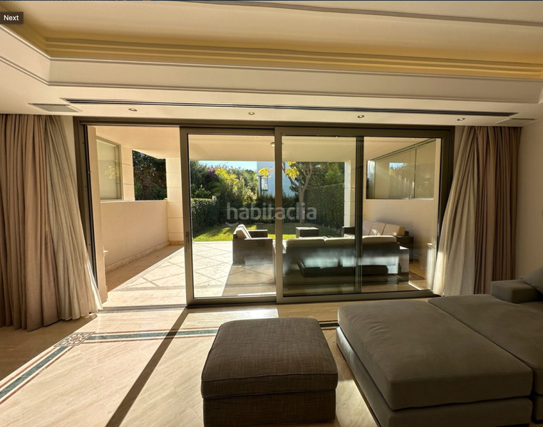 Foto 070f91d5-9a44-4986-90dd-ce0f9b17c574. Lloguer casa aparellada amb aparcament piscina a Marbella