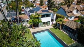 Chalet  N/a. Villa de ensueño junto a la playa: lujo, confort y ubicación pri