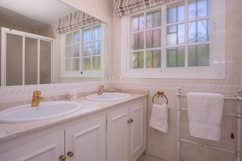 Foto 8b6e462f-25d8-4d11-bf9d-3e5c7c38befb. Chalet mit pool in Paraiso - Barronal Estepona