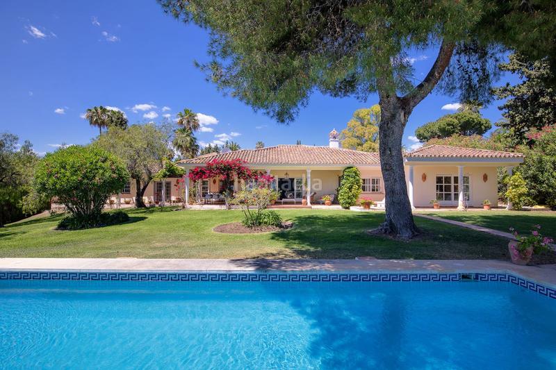 Foto ecc9f656-1ae8-4a89-b9d2-c275384bf057. Chalet mit pool in Paraiso - Barronal Estepona