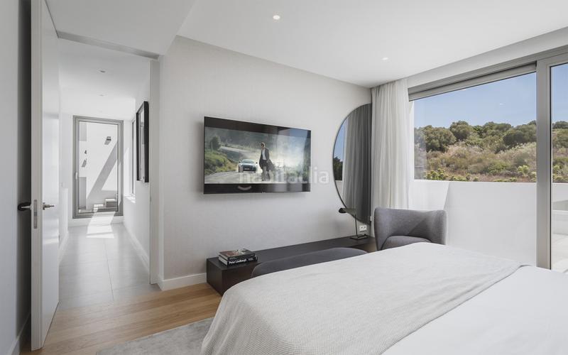 Foto e7dd0cd6-bd52-408a-b915-554bfe5a0a7e. Chalet king's hills: villas exclusivas con diseño vanguardista y estilo único en Estepona
