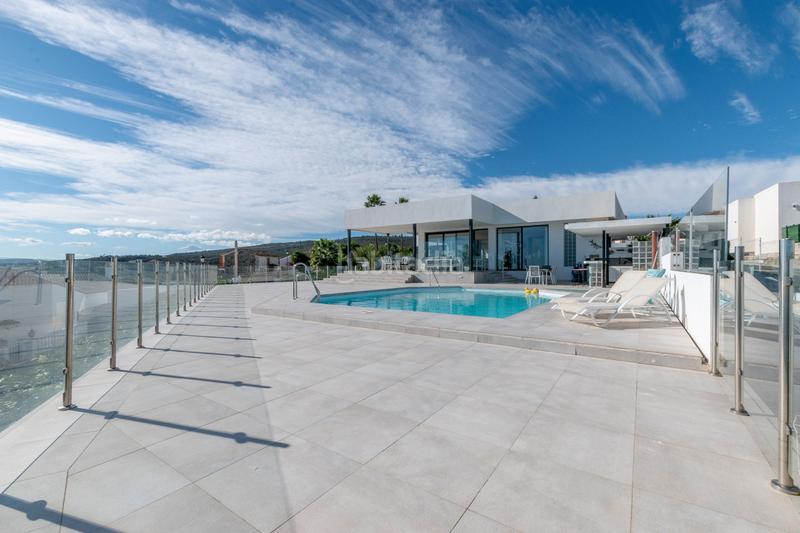 Foto 2f1200f3-0e1a-4abf-8f08-c30e1a23bac0. Chalet más que una casa: una obra maestra inigualable en marbella en Manilva