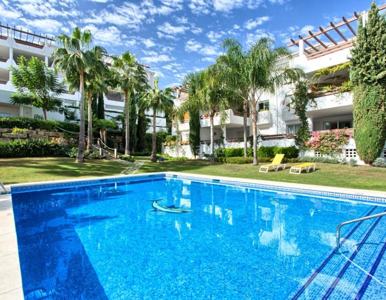 Foto 019f1f40-12be-4513-8626-e5d51ba67044. Affitto piccolo appartamento con piscina in La Concha - Resina Golf Estepona