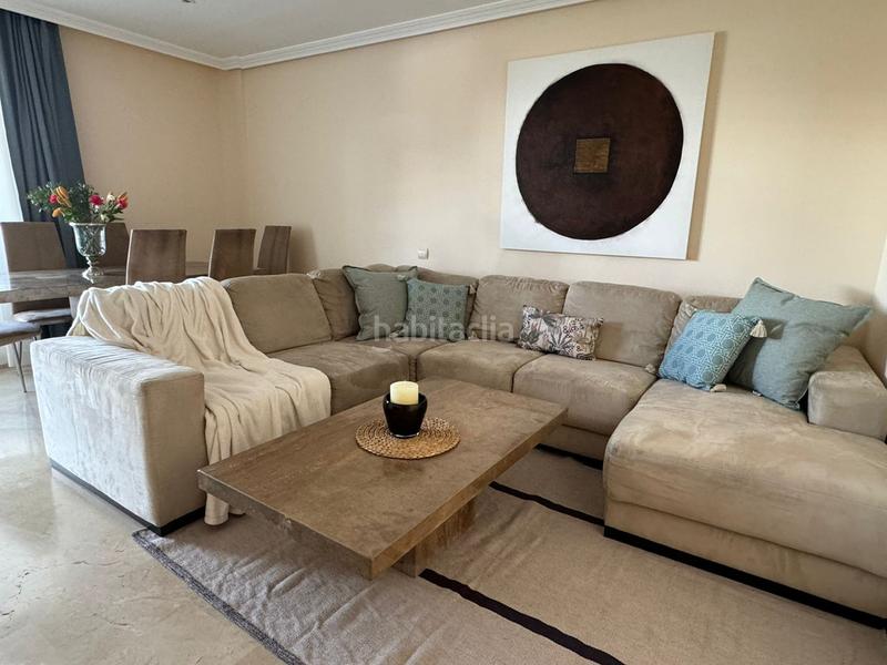 Foto b3cea545-3854-43ef-adf9-a8d2fdc10485. Lloguer apartament amb piscina a La Concha - Resina Golf Estepona