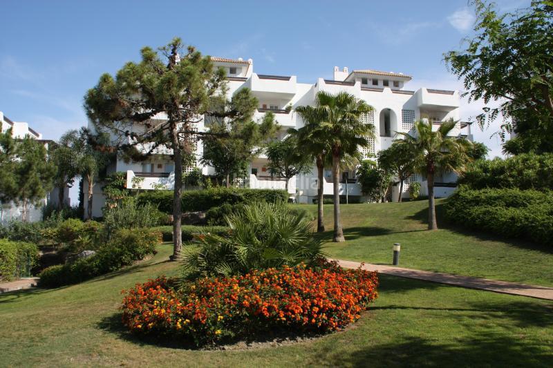 Foto d68eaca9-8c70-4f73-adc6-574380b5de12. Lloguer apartament amb piscina a La Concha - Resina Golf Estepona